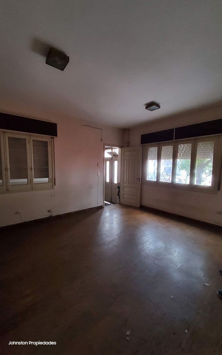 Casa en PIROVANO 300