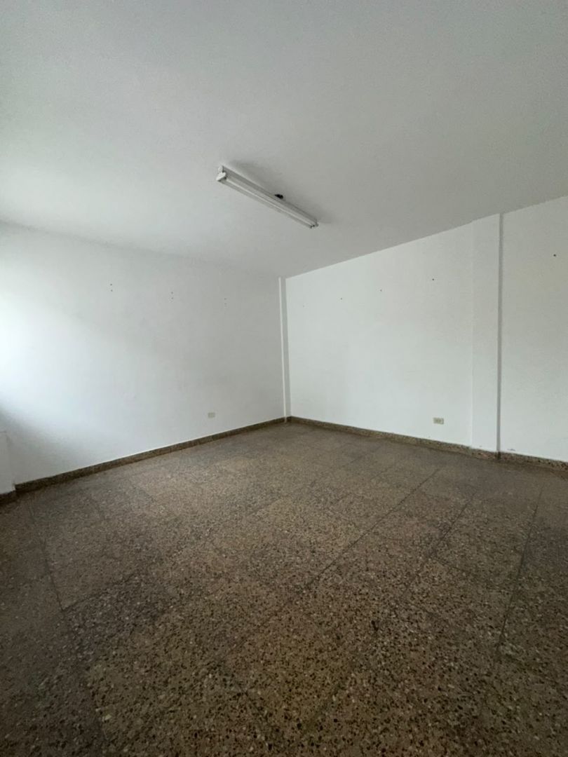 Oficina en ALMAFUERTE 3100