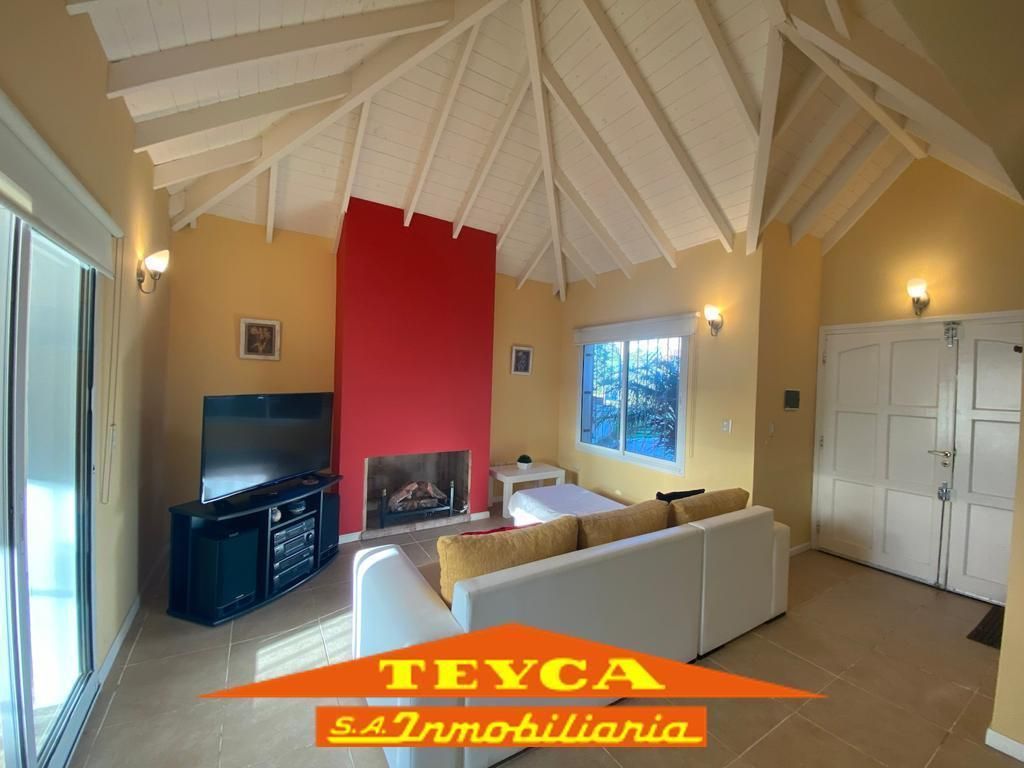 Casa en venta Lasalle 4 ambientes