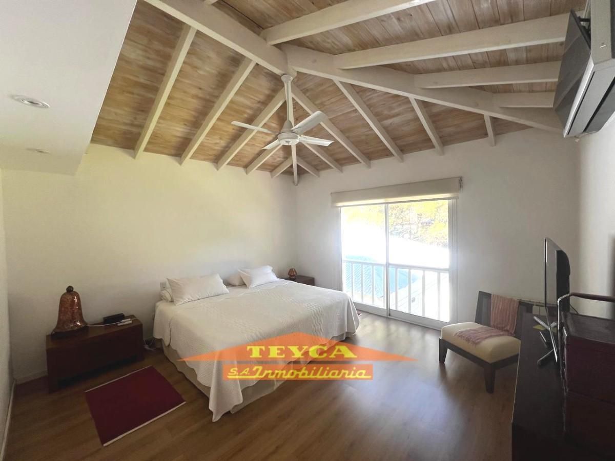Casa en venta La Herradura 5 ambientes