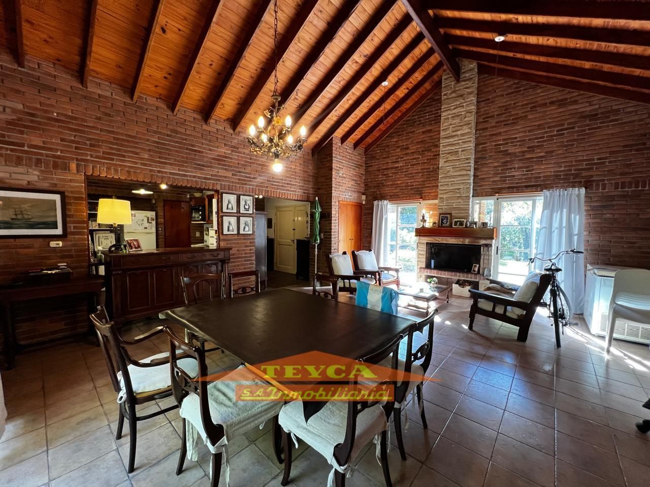 Casa en venta Lasalle 5 ambientes