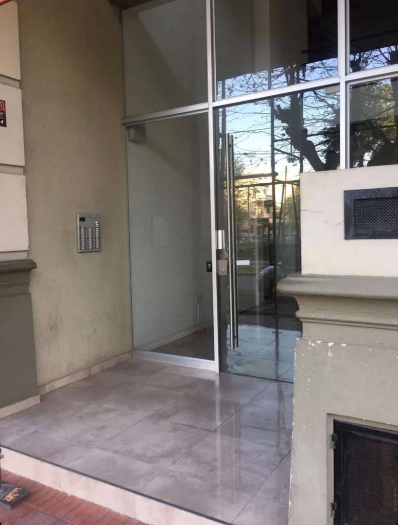 Departamento en justo jose de ur 4500