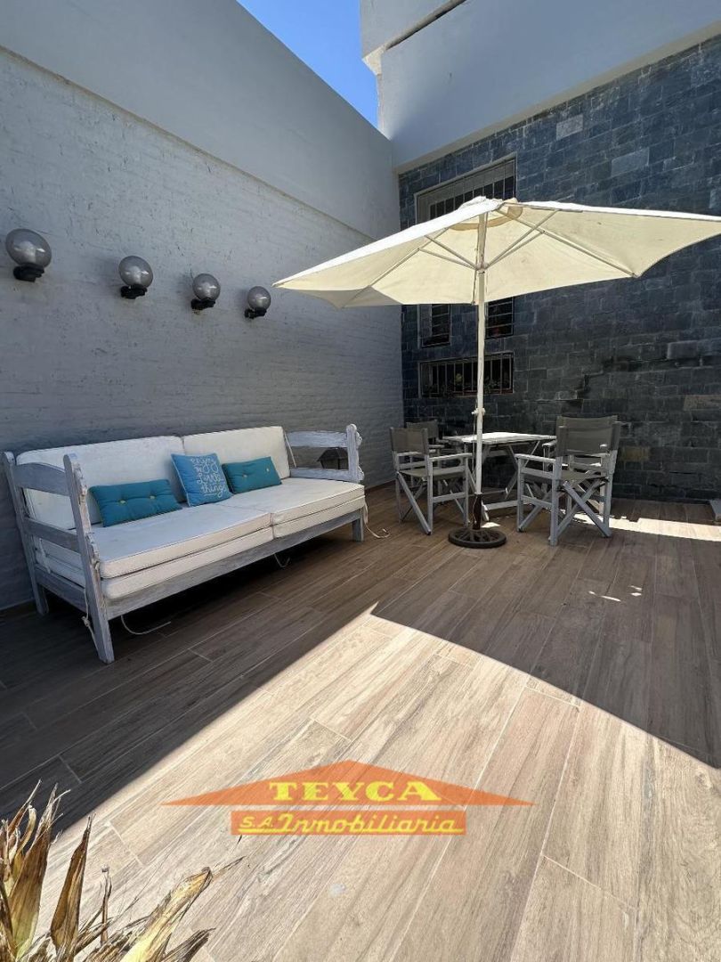Casa en venta Lasalle 10 ambientes