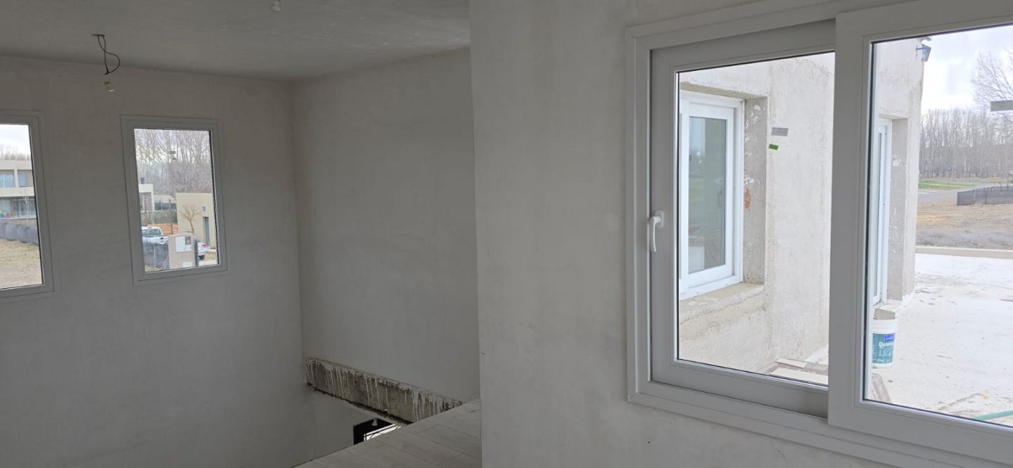 VENTA DE CASA EN Plottier - Los Canales - 45