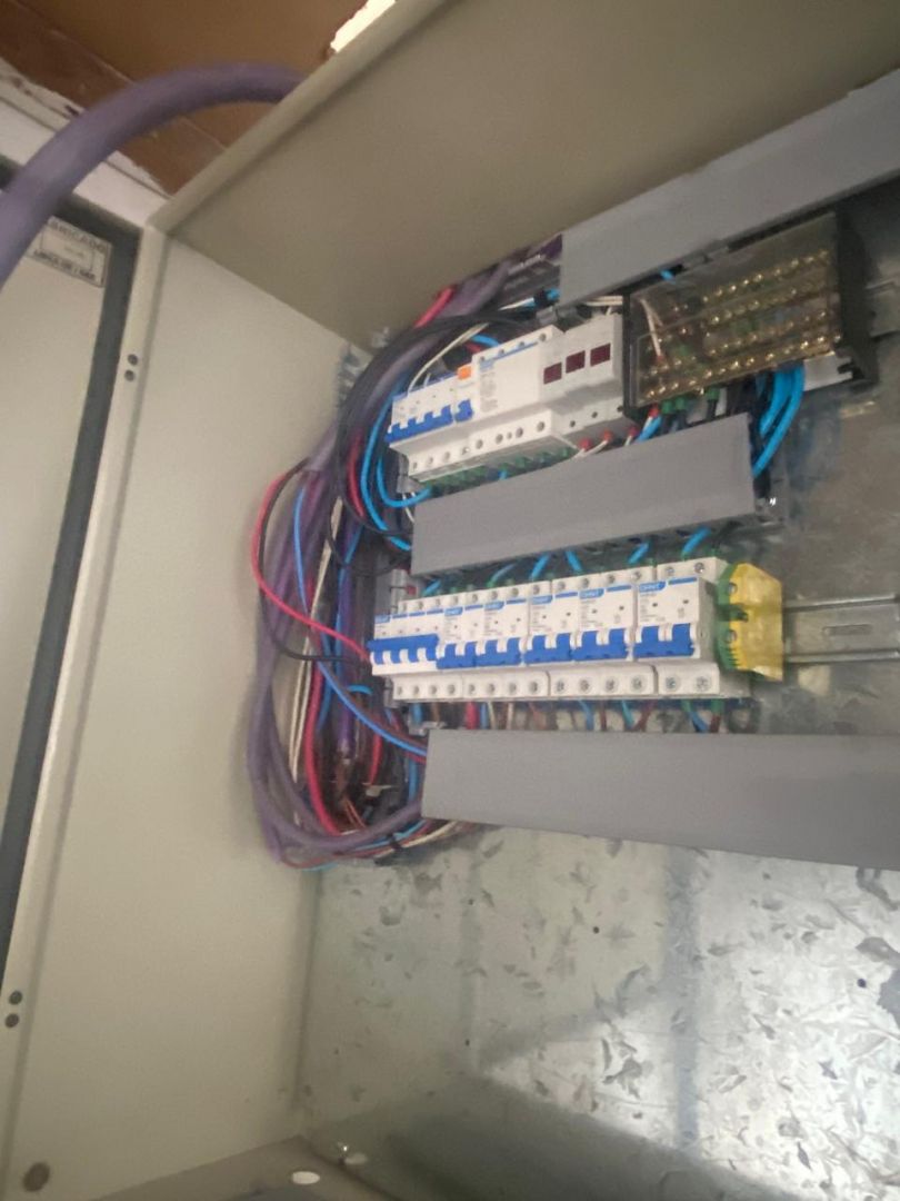 VENTA DE GALPON EN San Isidro - Boulogne - 17