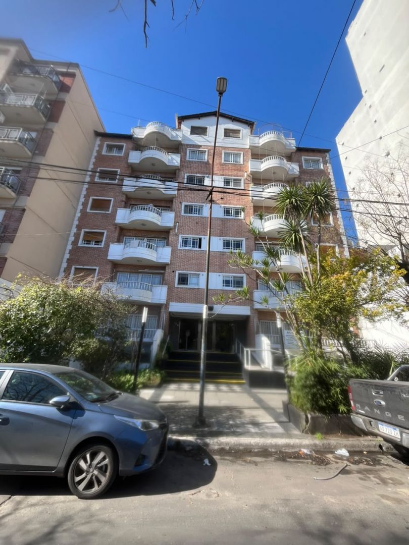 Departamento en Alvear 100