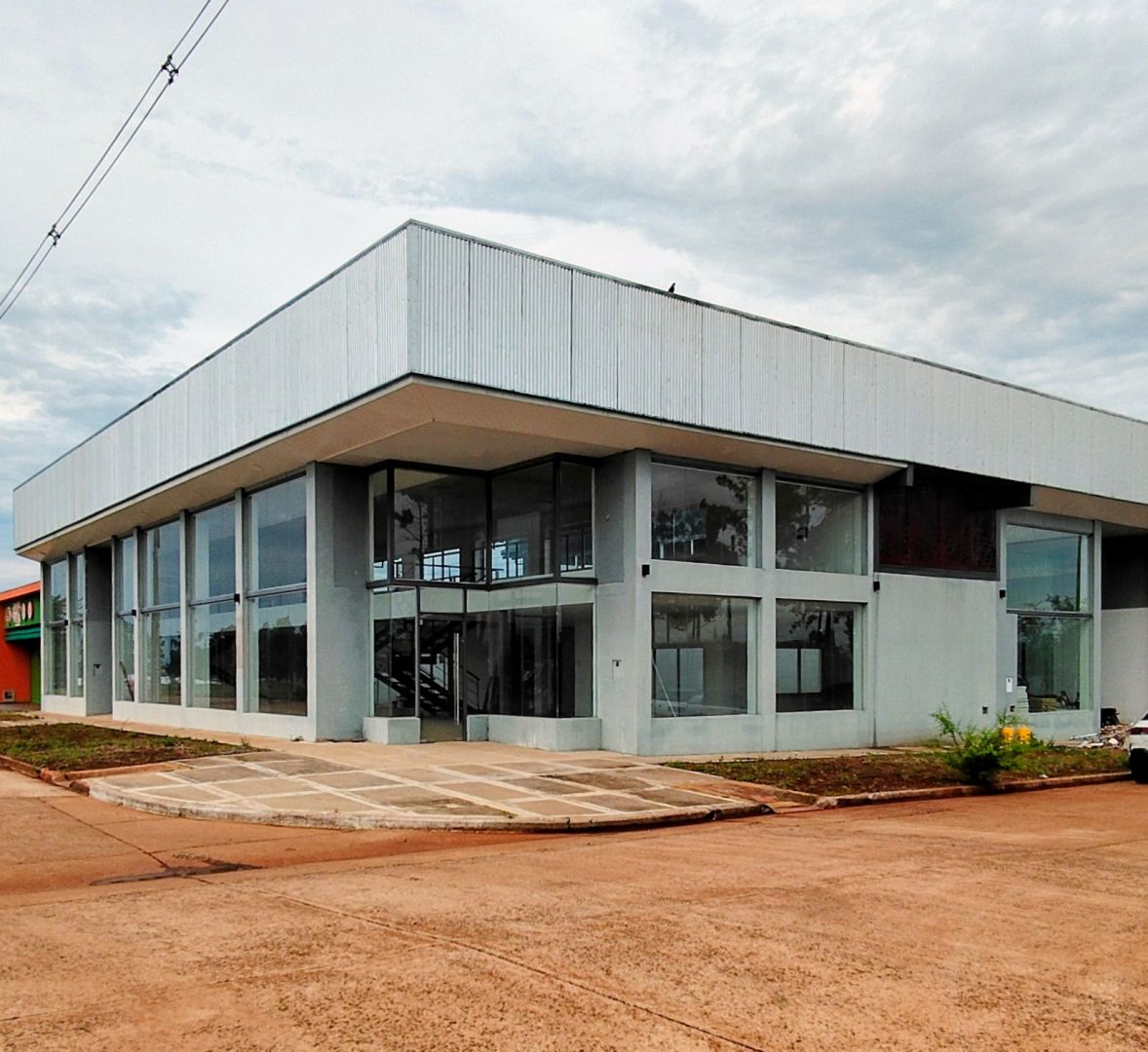 Local en alquiler Itaembe Guazu 