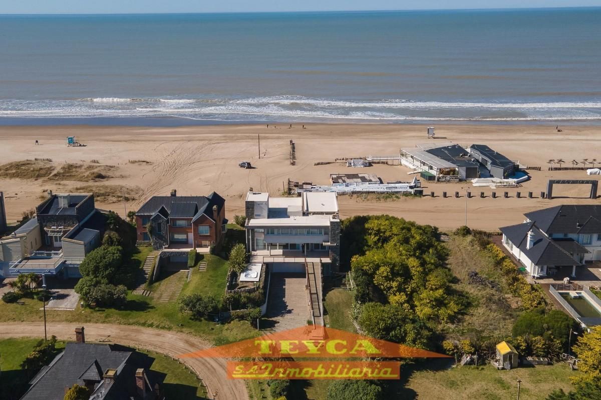 Casa en venta  6 ambientes