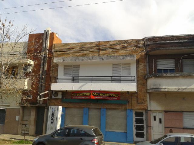 Casa en alquiler Mariano Comas 2 ambientes