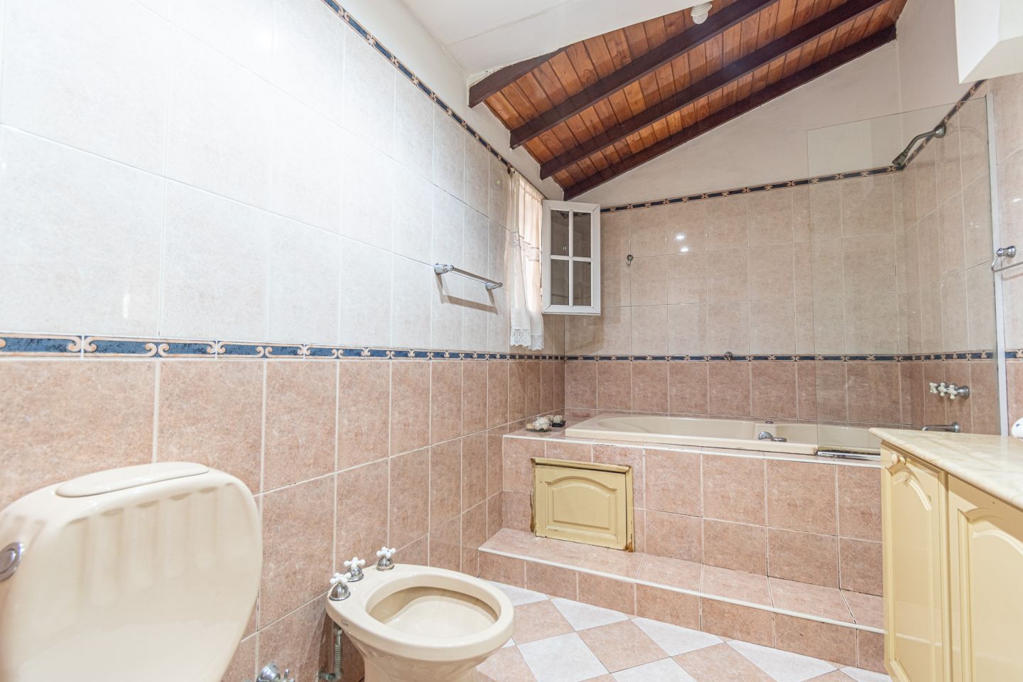 Casa en Venta en General San Martin, G.B.A. Zona Norte