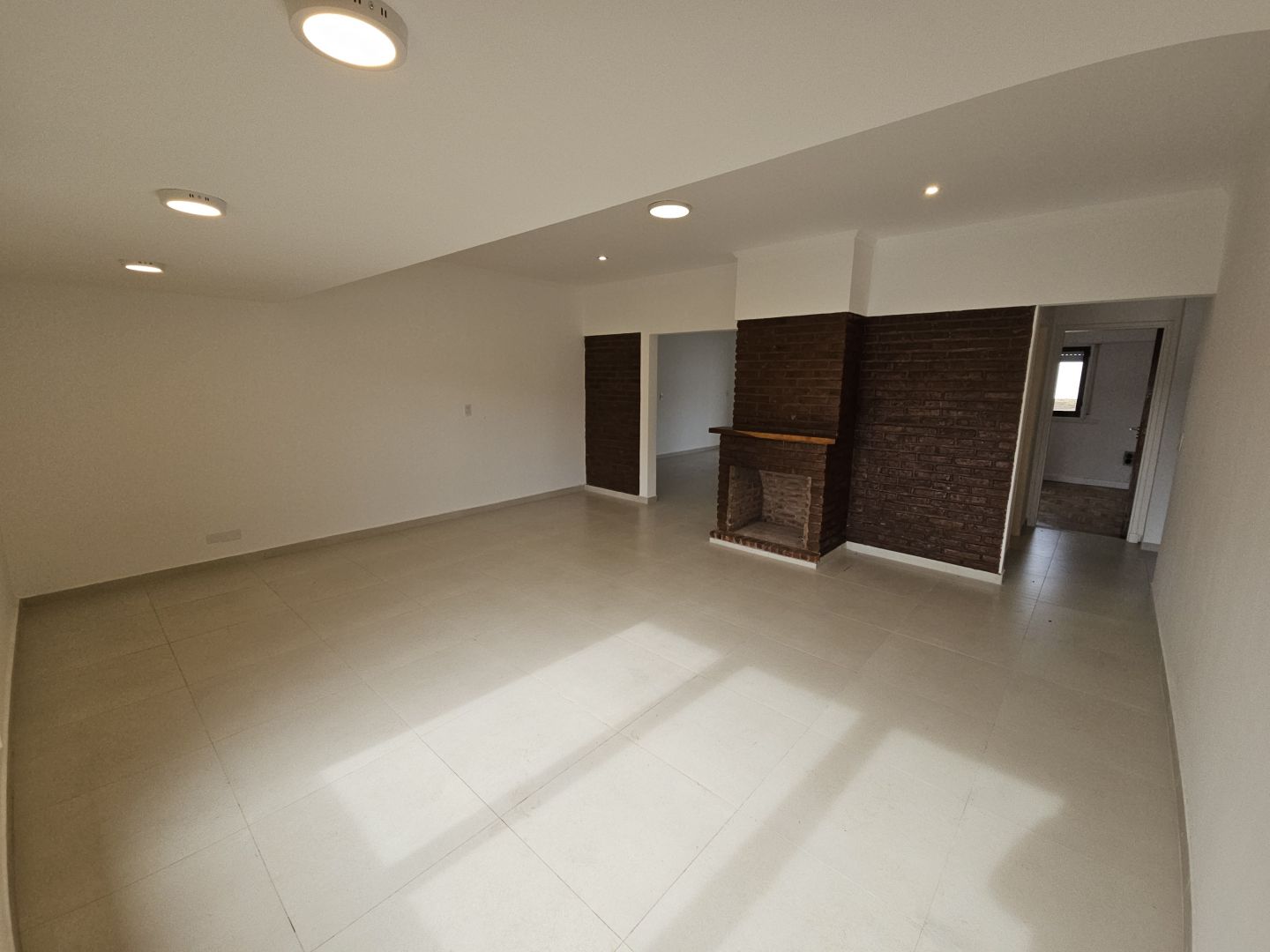 Chalet 3 dorm con quincho y garage — Cerro El Triunfo, Balcarce (terreno 325 m²)