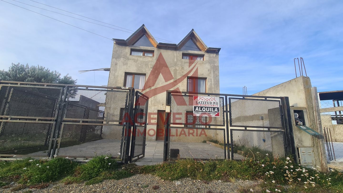 Casa en alquiler Bº Aeropuerto 6 ambientes
