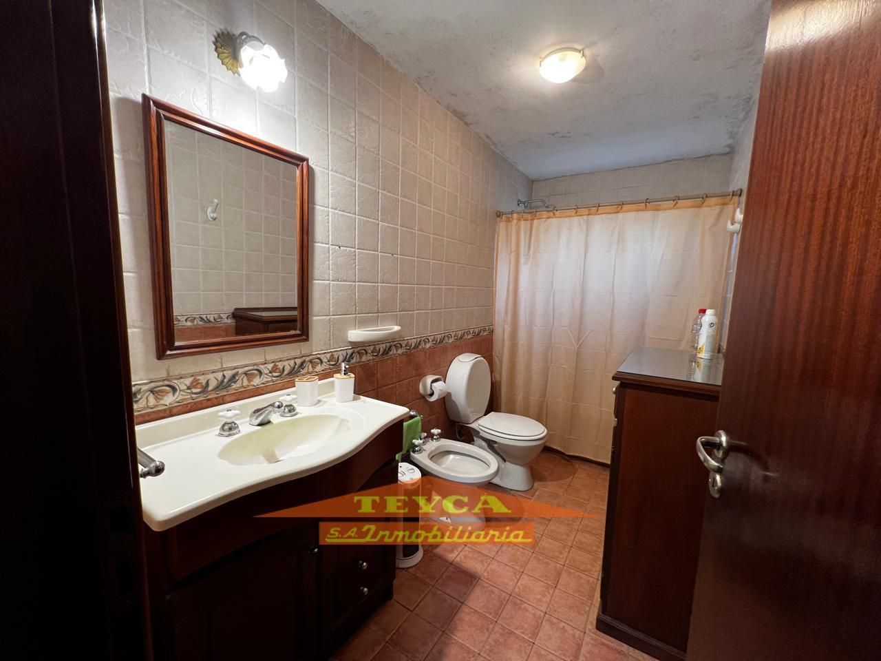 Casa en venta Lasalle 5 ambientes