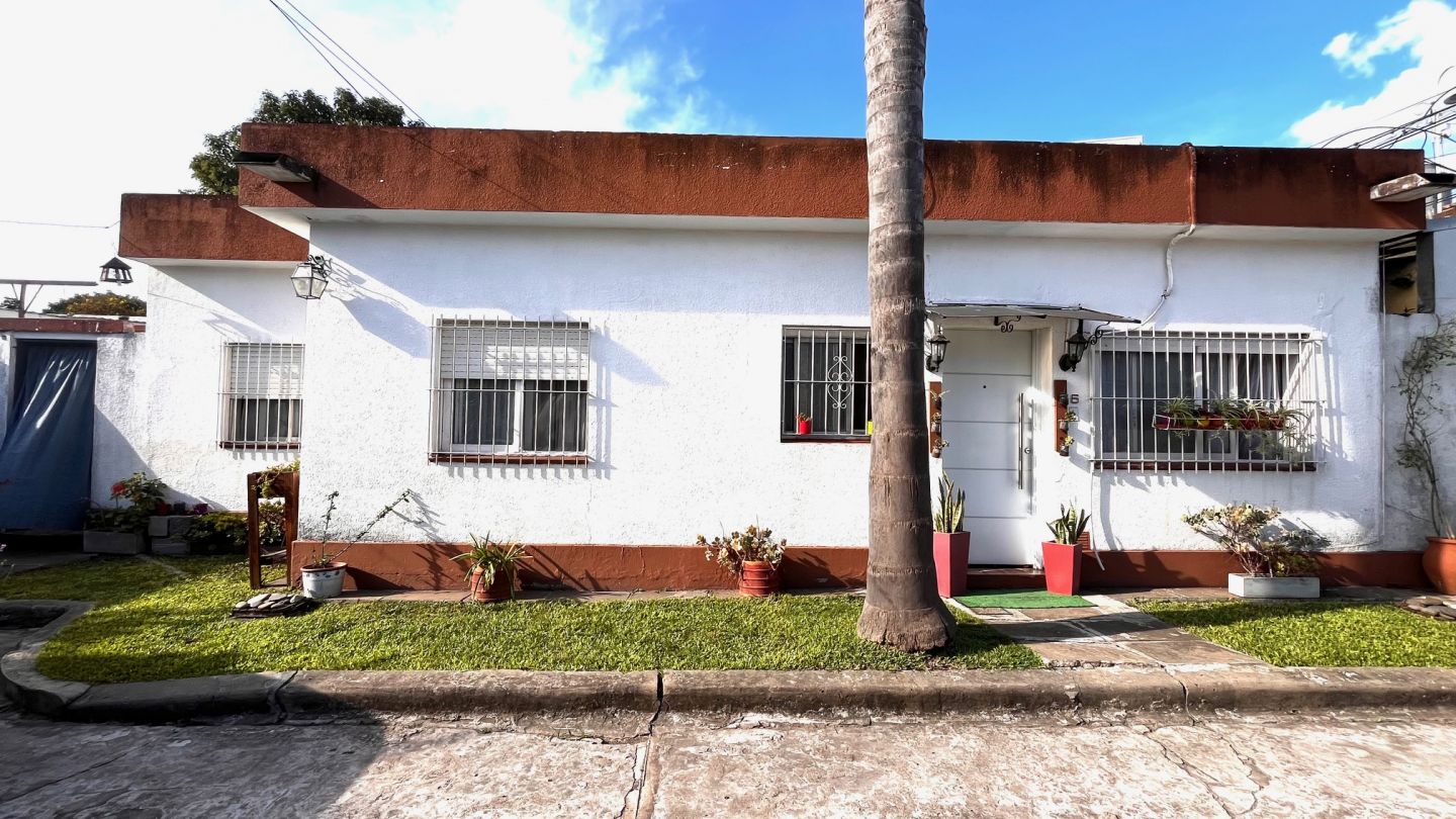 Casa en María Luisa Ros 800