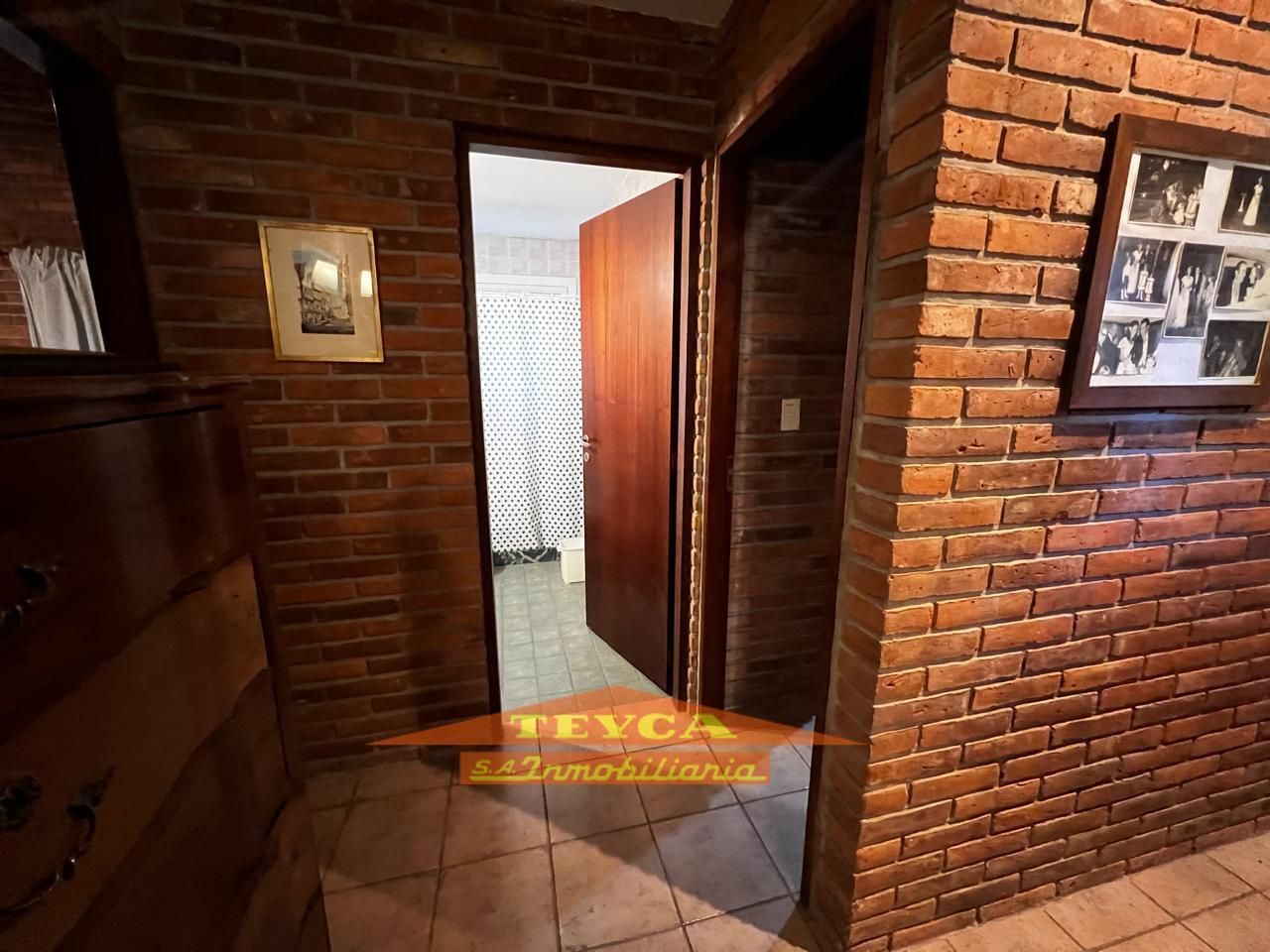 Casa en venta Lasalle 5 ambientes