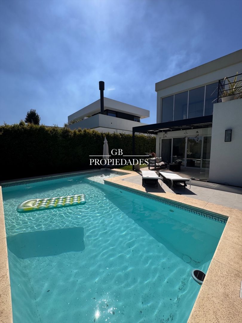 VENTA DE CASA EN Pilar - Ayres Plaza - 38