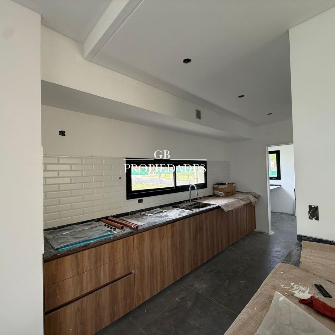 VENTA DE CASA EN Pilar - Santa Sofia - 3
