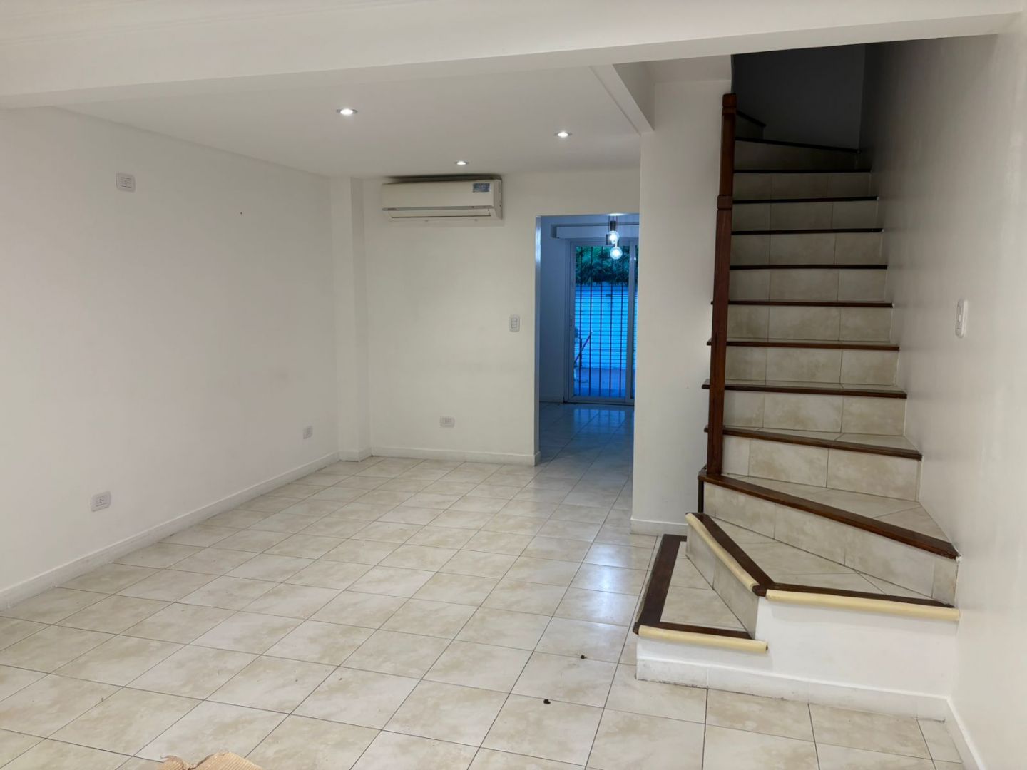 ALQUILER DE CASA EN Ituzaingó - María del Parque - 4