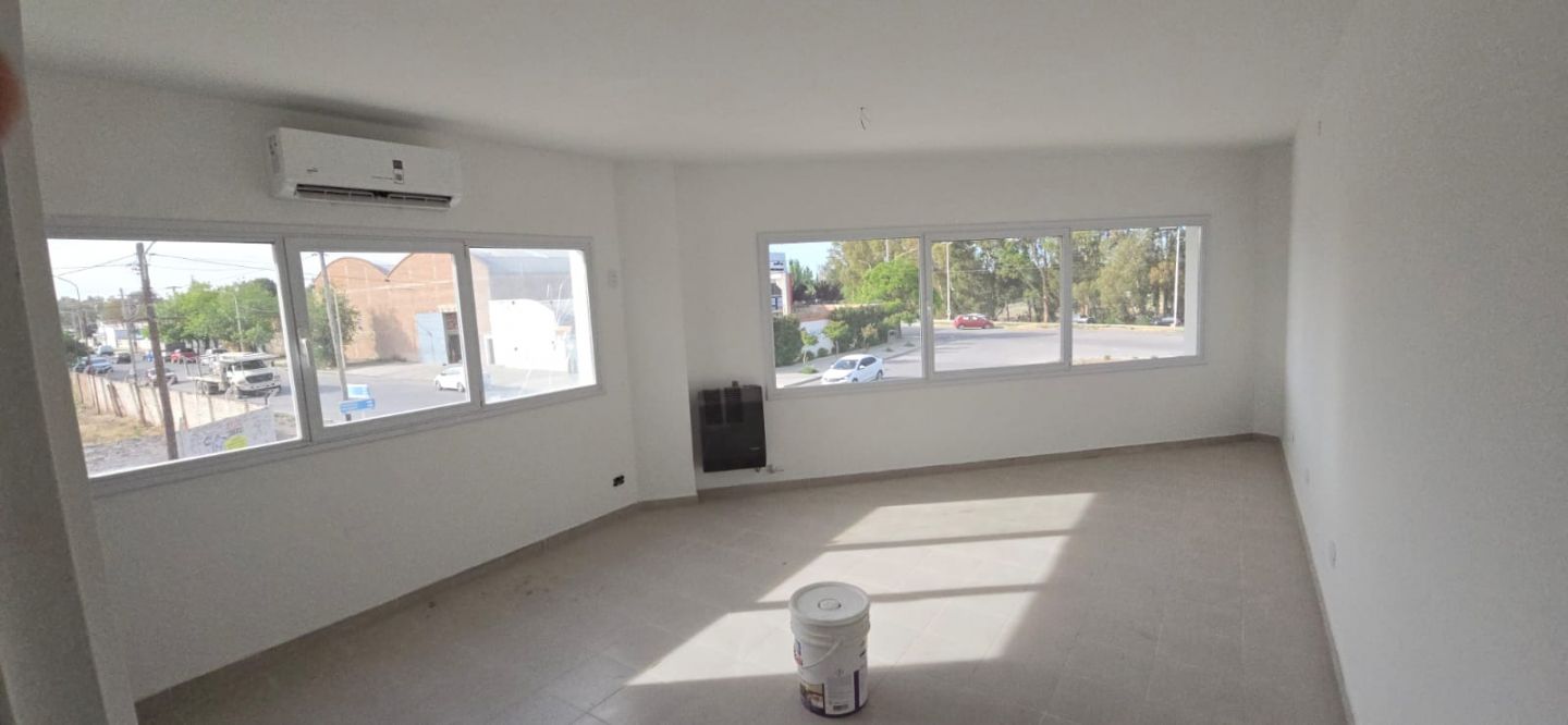 VENTA DE GALPON EN Centenario - 29