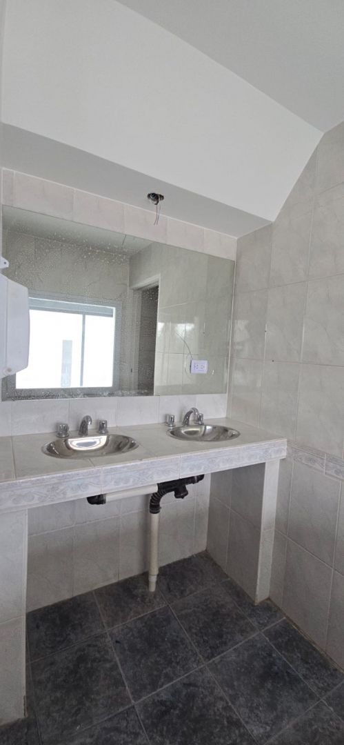VENTA DE GALPON EN Centenario - 24