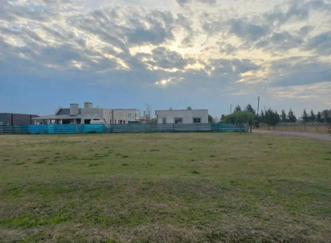 VENTA DE LOTE EN Presidente Perón - Santo Domingo - 4