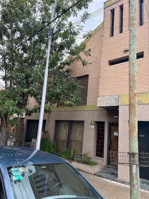 ALQUILER DE DEPARTAMENTO EN Lanús - Remedios de Escalada - 1