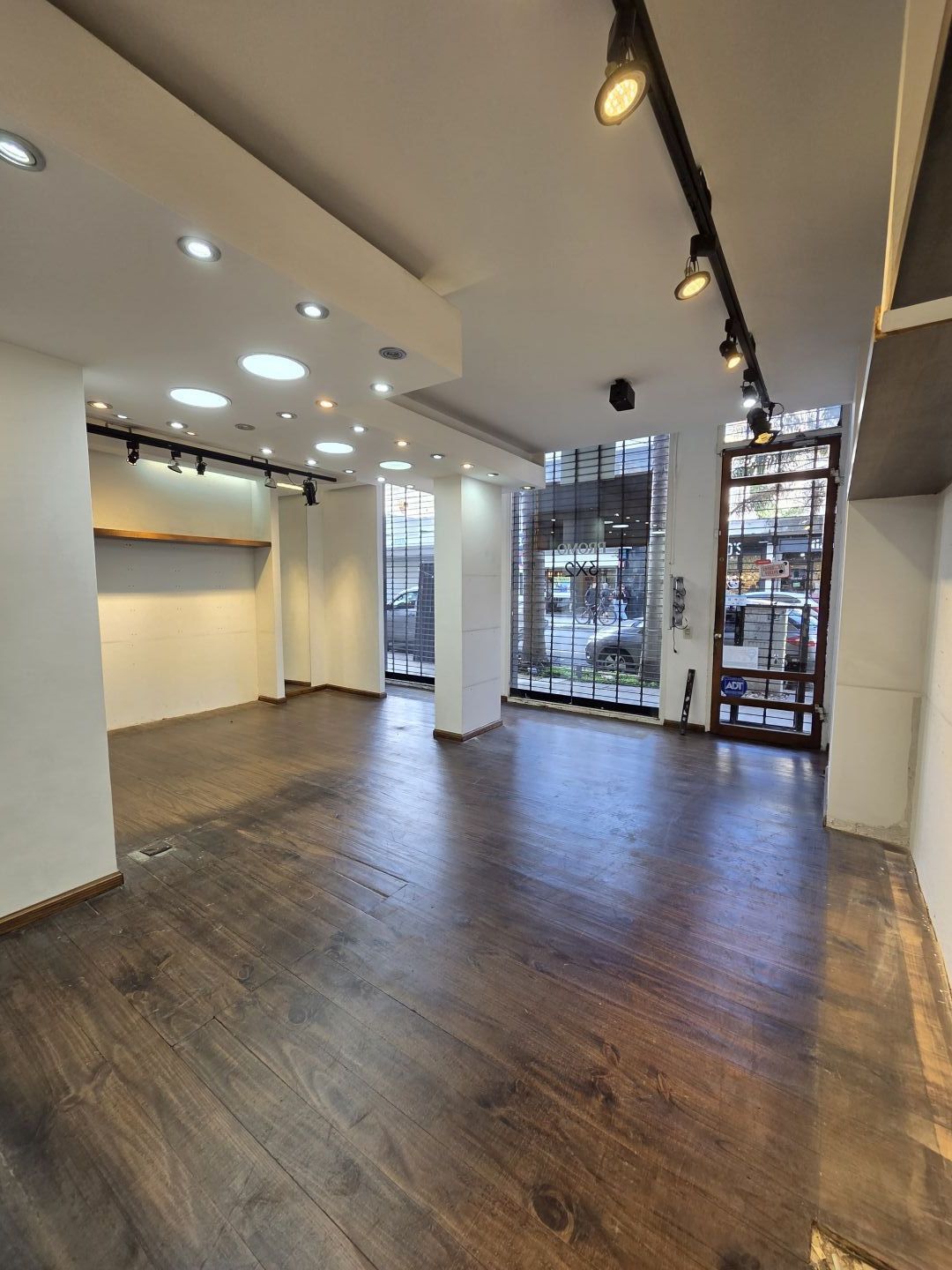 Local en venta y alquiler 