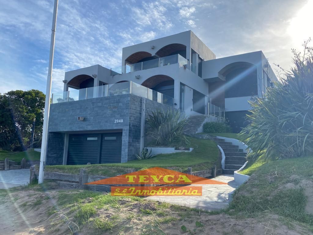 Casa en venta Lasalle 10 ambientes