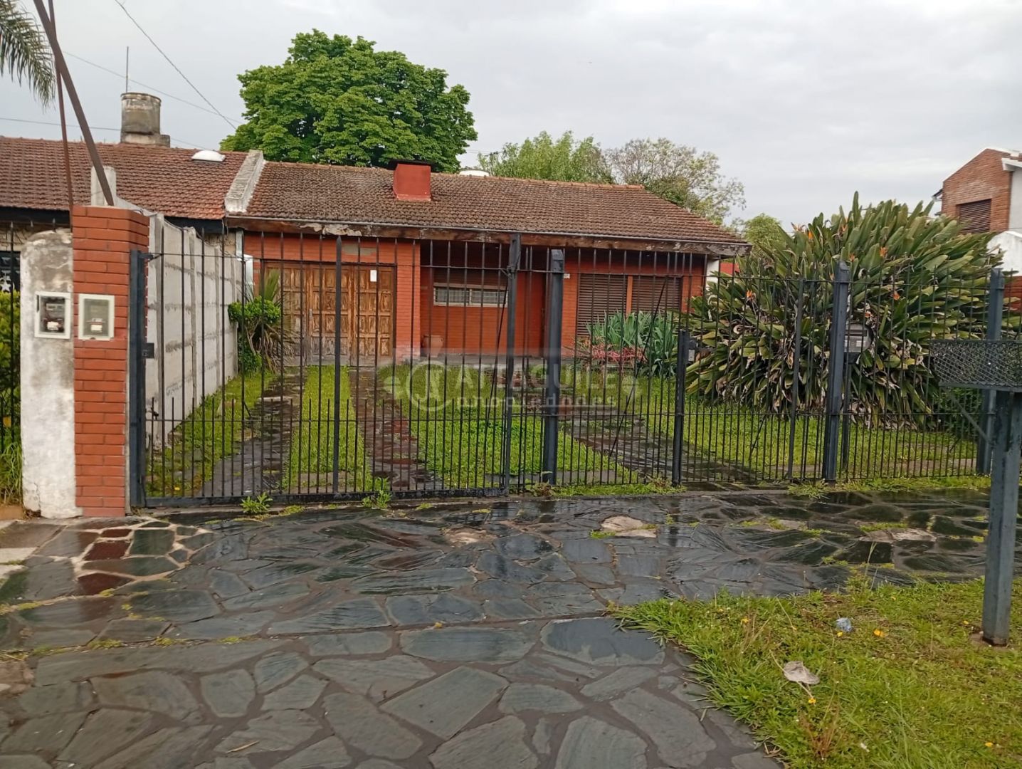 Casa en DEFENSA 200