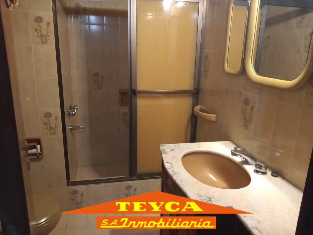Casa en venta Lasalle 4 ambientes