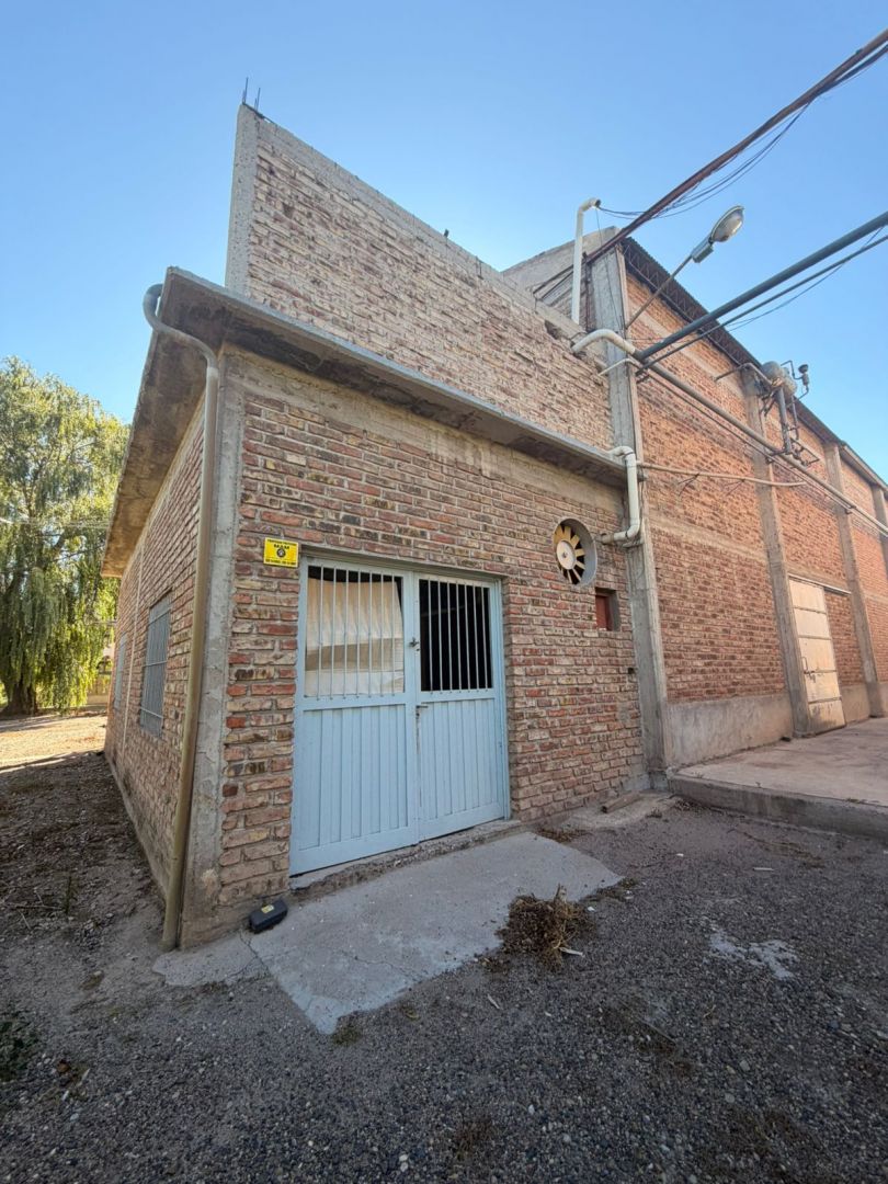 Galpon en Alquiler en Fernandez Oro, Rio Negro