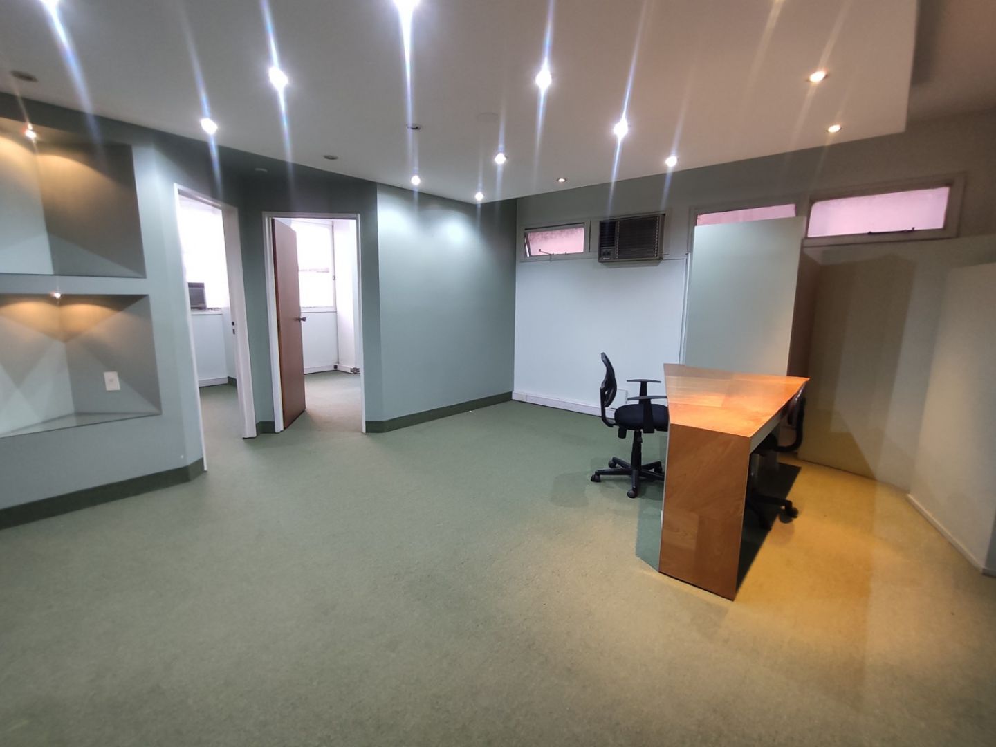 VENTA DE OFICINA EN Capital Federal - Retiro - 1