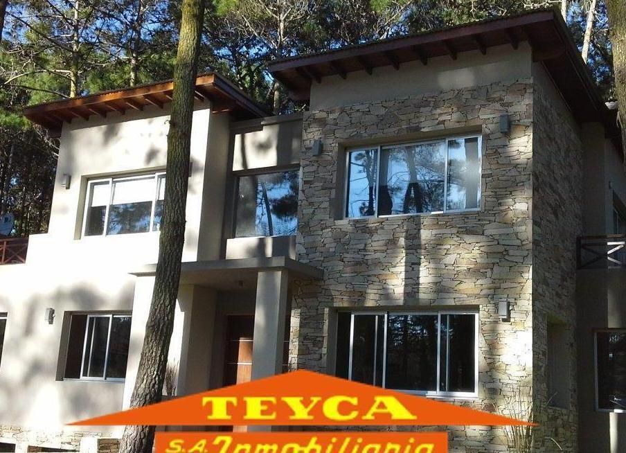 Casa en venta Caril&oacute; 8 ambientes