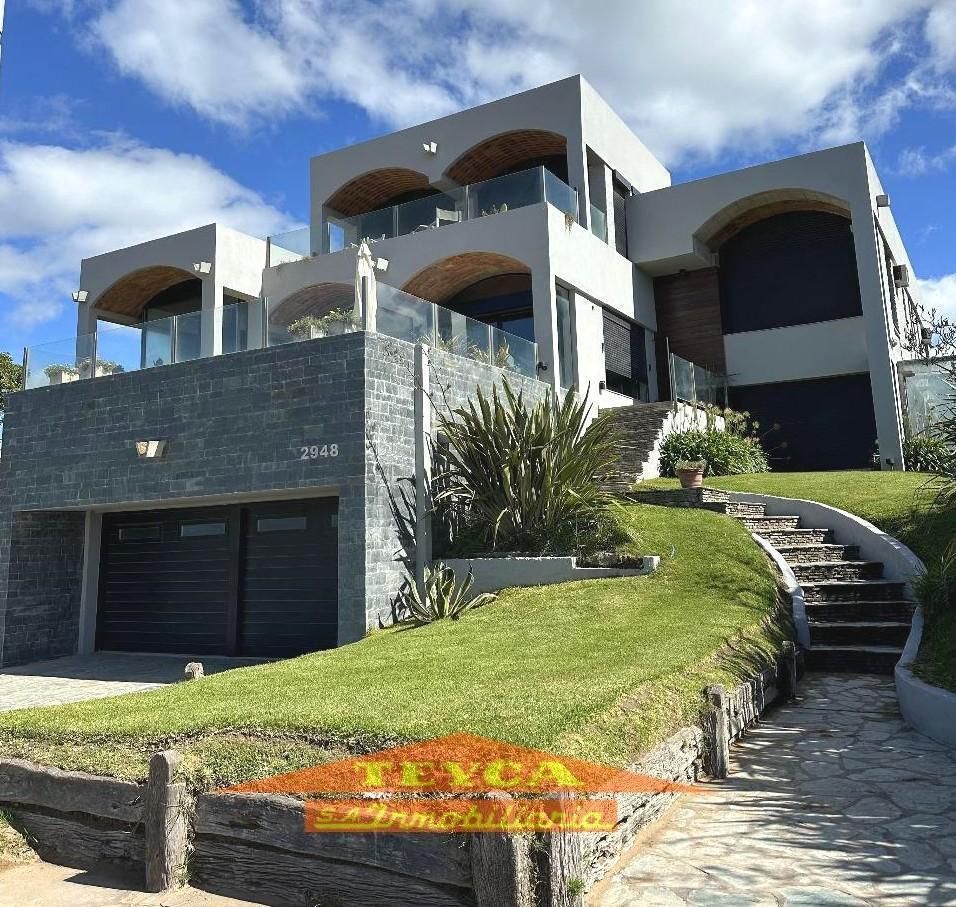 Casa en venta Lasalle 10 ambientes