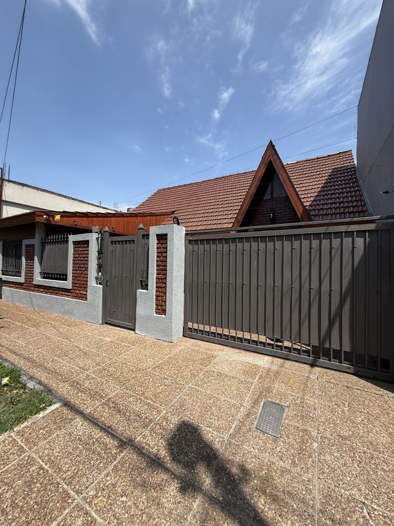 Casa en Venta en Moron, G.B.A. Zona Oeste