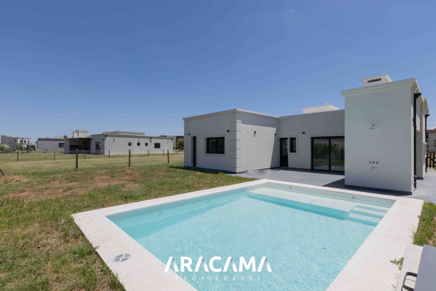 VENTA DE CASA EN Ezeiza - San Felipe - 31