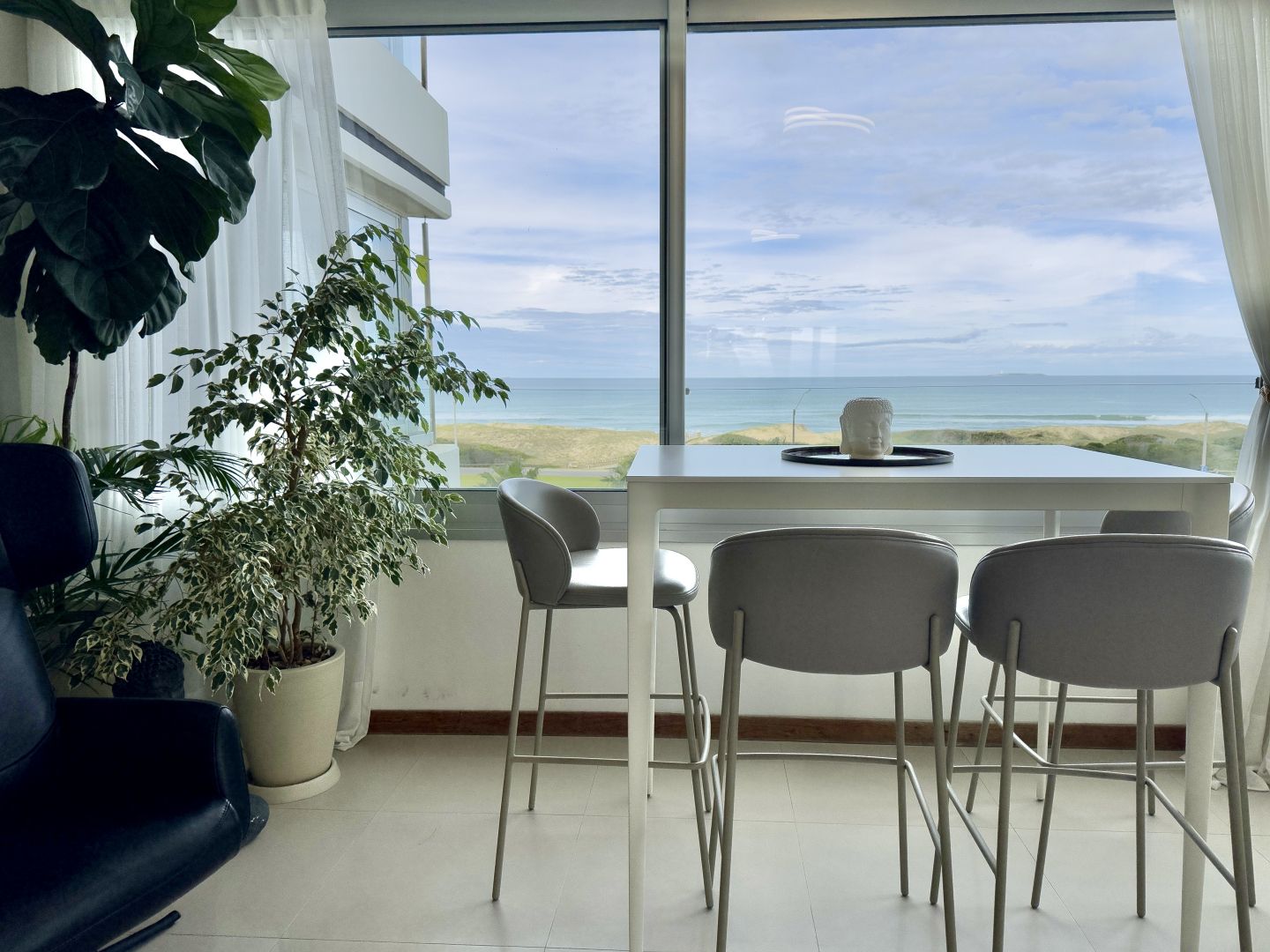 Apartamento en venta Playa Brava 4 ambientes