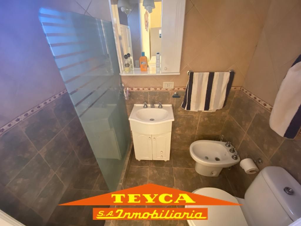 Casa en venta Lasalle 4 ambientes
