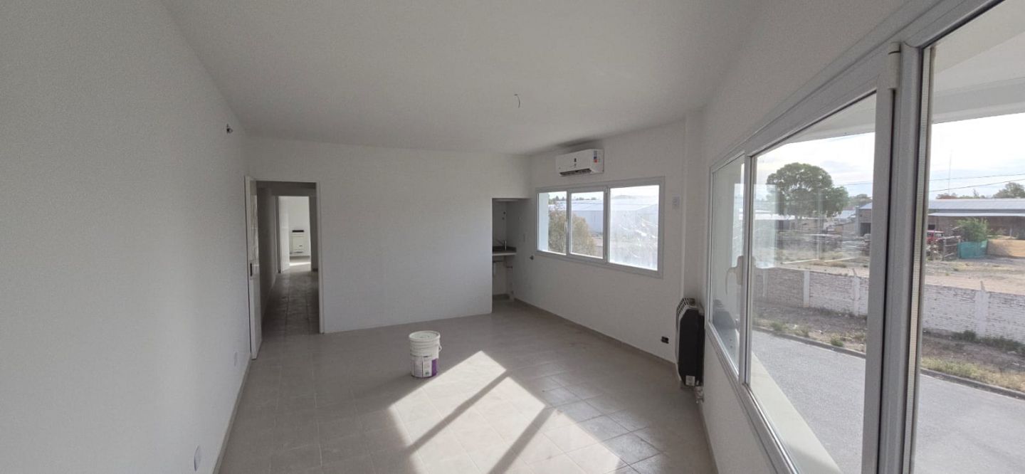 VENTA DE GALPON EN Centenario - 30