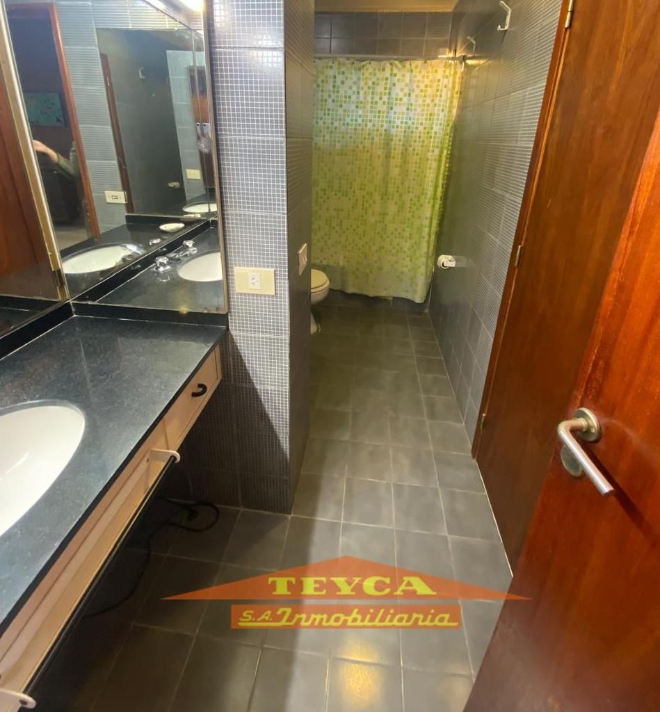 Casa en venta Lasalle 4 ambientes
