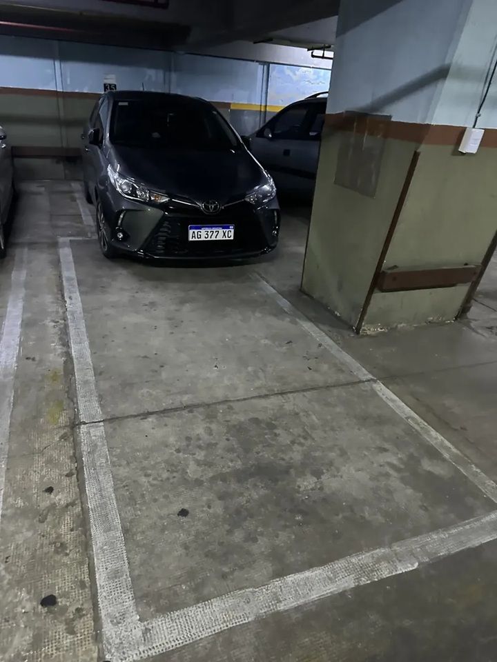 Cochera en Suipacha 200
