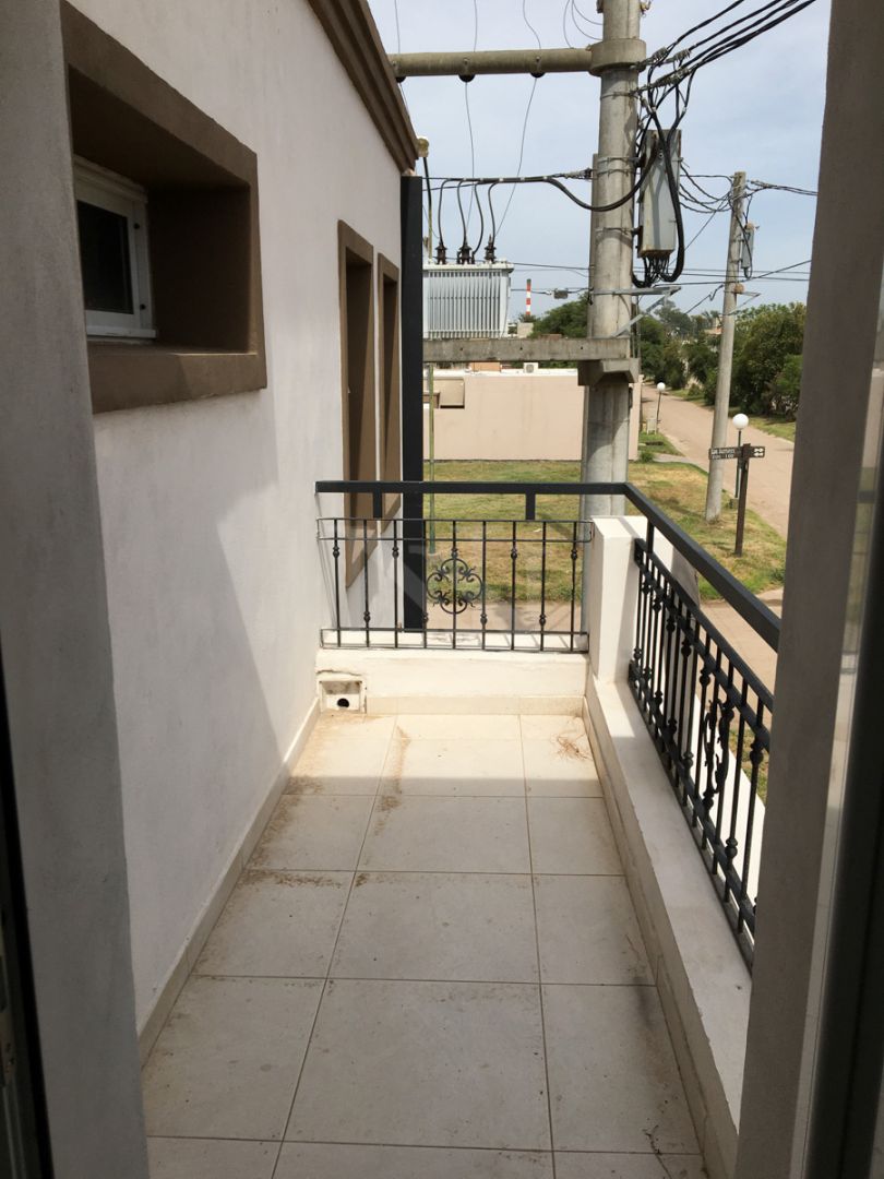 Casa en alquiler La Reserva 4 ambientes