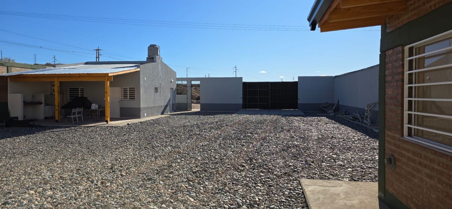 ALQUILER DE GALPON EN Centenario - 13