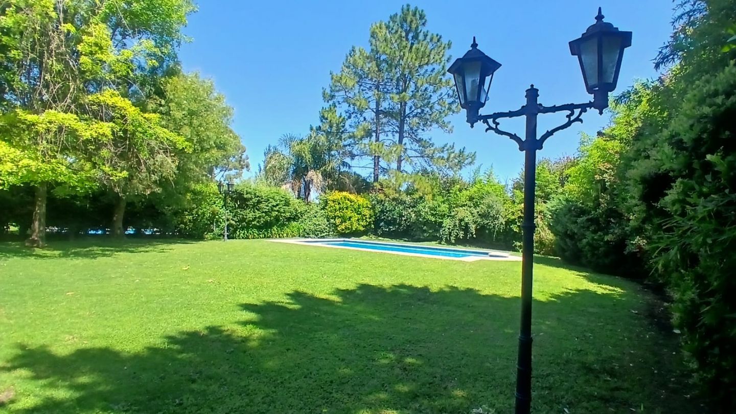 VENTA DE CASA EN Esteban Echeverría - 25