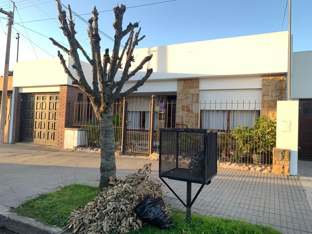 Casa en venta - 3 habitaciones, 2 baños, garage para 1 auto