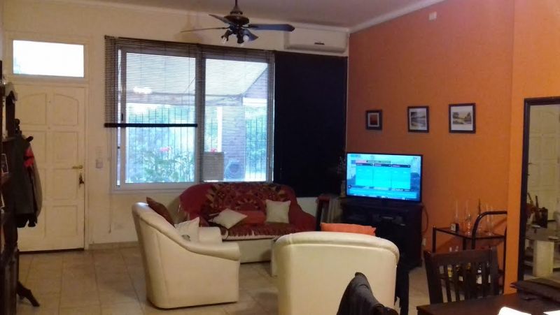 VENTA DE CASA EN Lobos - Parque — foto 2
