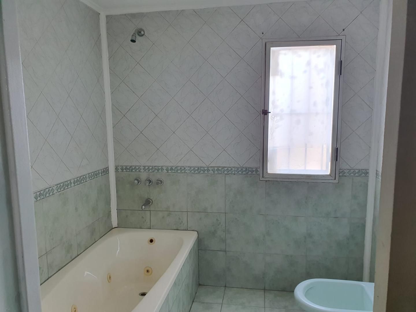 VENTA DE CASA EN Neuquén - Provincias Unidas - 19