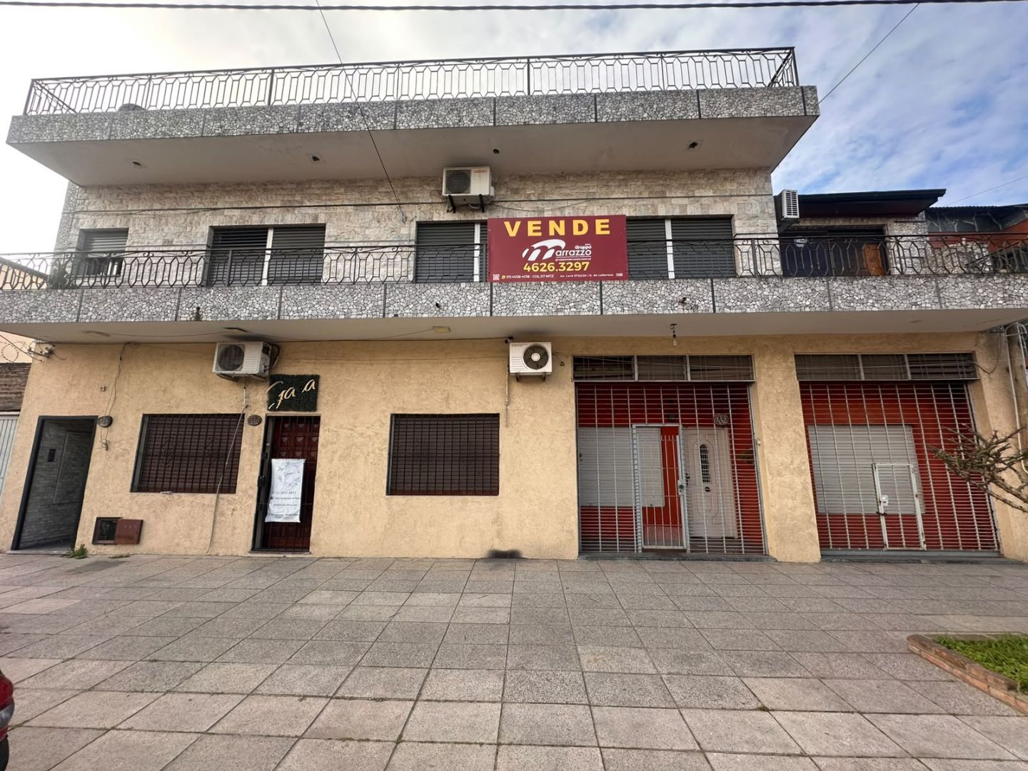 Casa en HONORIO LUQUE 6400