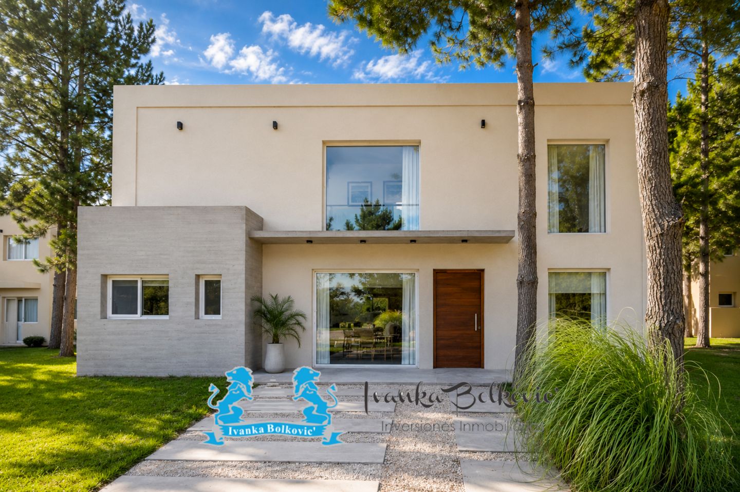 Casa en Barrio Residencial 1 4 ambientes