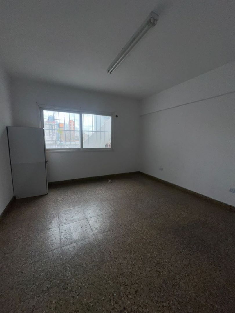 Oficina en ALMAFUERTE 3100